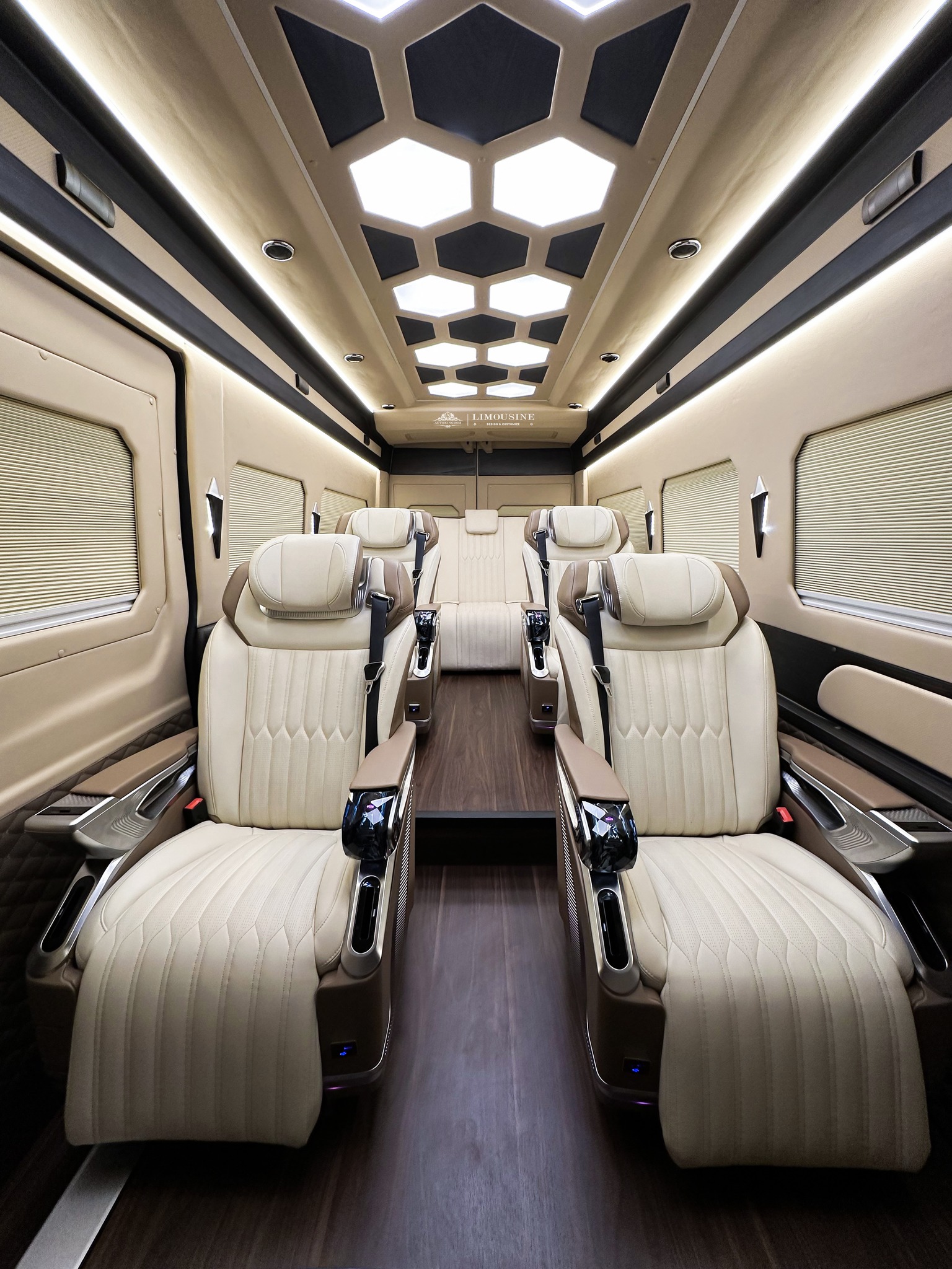 Nội thất xe limousine Nội thất xe limousine sang trọng
